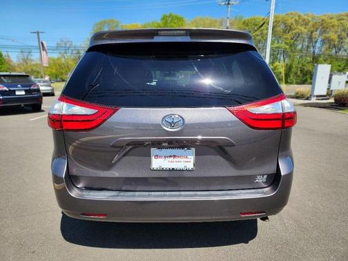 2015 Toyota Sienna XLE