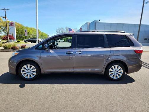2015 Toyota Sienna XLE