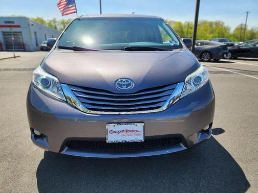 2015 Toyota Sienna XLE