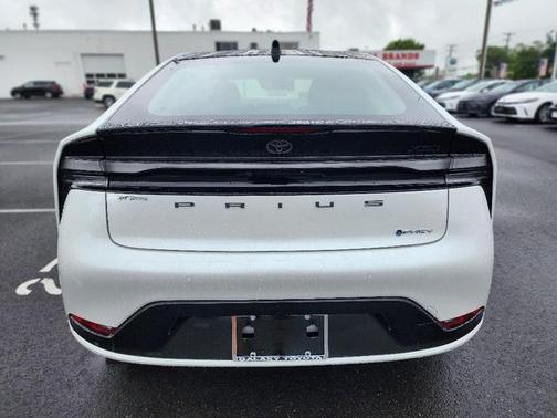 2025 Toyota Prius L