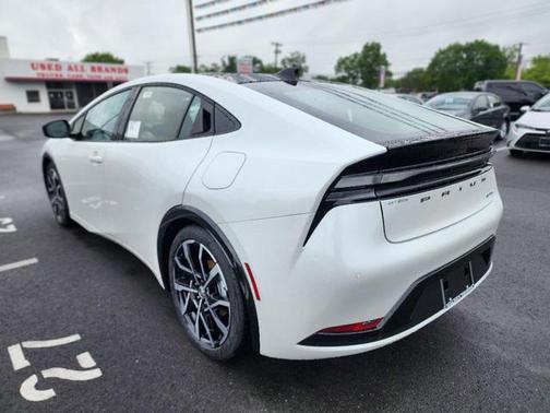 2025 Toyota Prius L