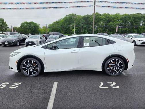 2025 Toyota Prius L