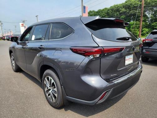 2025 Toyota Highlander XLE