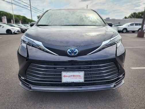 2025 Toyota Sienna XLE 7 Passenger
