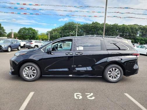 2025 Toyota Sienna XLE 7 Passenger