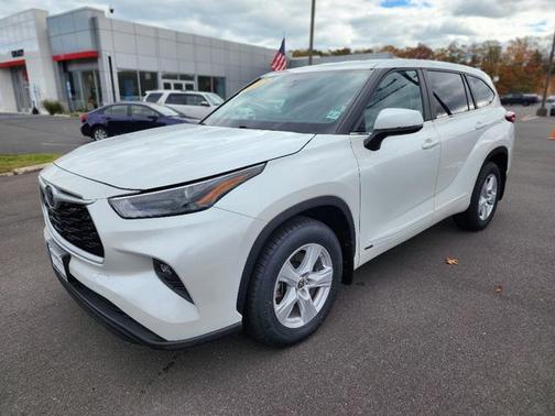 2023 Toyota Highlander Hybrid LE