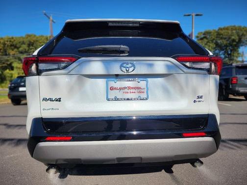 2025 Toyota RAV4 Hybrid SE