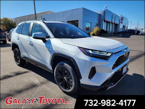 2025 Toyota RAV4 Hybrid SE