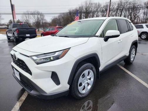 2023 Toyota RAV4 LE