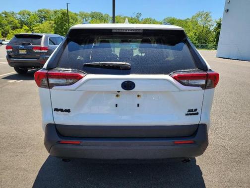 2023 Toyota RAV4 Hybrid XLE