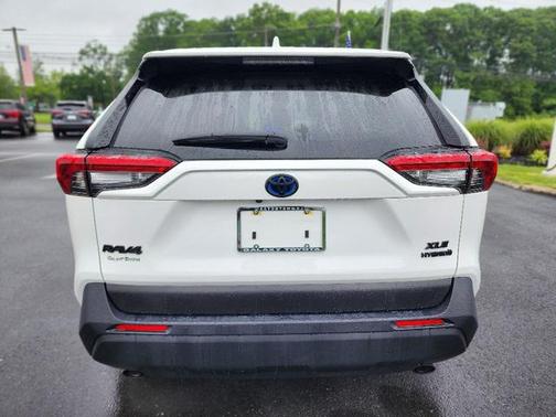 2023 Toyota RAV4 Hybrid XLE