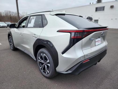 2025 Toyota bZ4X XLE