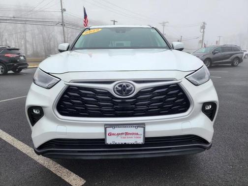 2025 Toyota Highlander Hybrid XLE