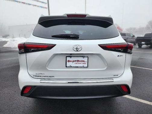 2025 Toyota Highlander Hybrid XLE