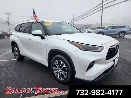 2025 Toyota Highlander Hybrid XLE