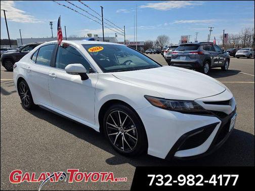 Ice Cap 2024 Toyota Camry SE