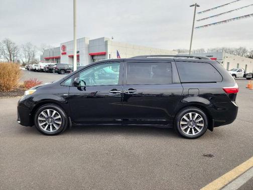 2018 Toyota Sienna XLE Premium