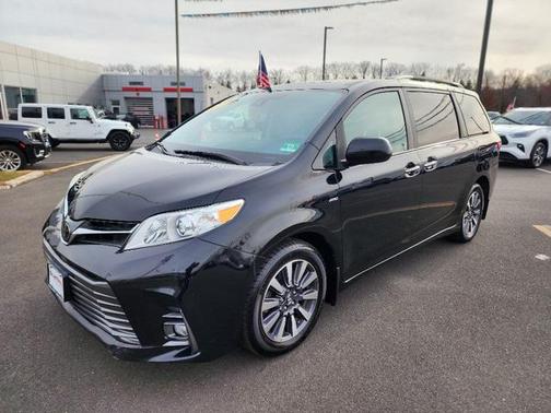 2018 Toyota Sienna XLE Premium