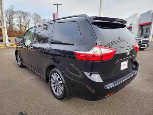 2018 Toyota Sienna XLE Premium