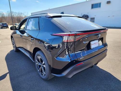 2025 Toyota bZ4X XLE