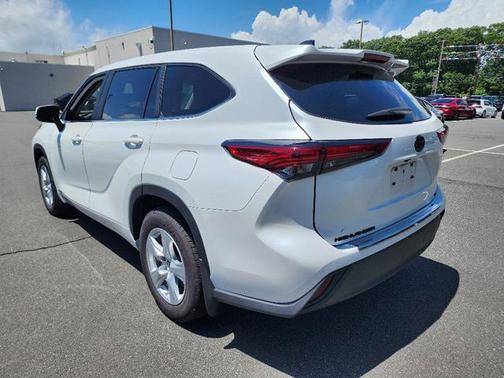 2023 Toyota Highlander Hybrid LE