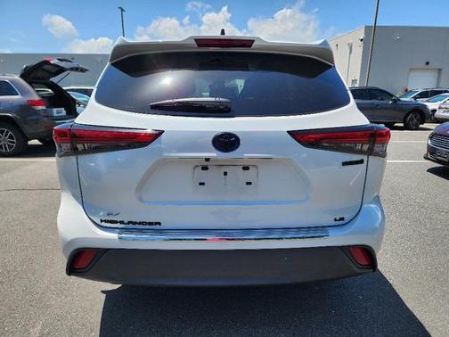 2023 Toyota Highlander Hybrid LE