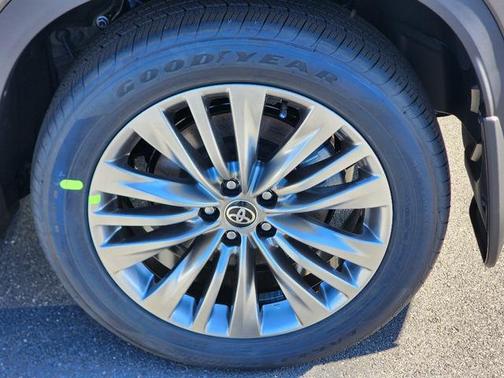 2025 Toyota Highlander Platinum