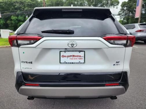 2025 Toyota RAV4 Hybrid SE