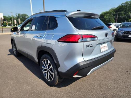 2025 Toyota Corolla Cross XLE