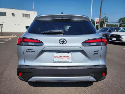 2025 Toyota Corolla Cross XLE