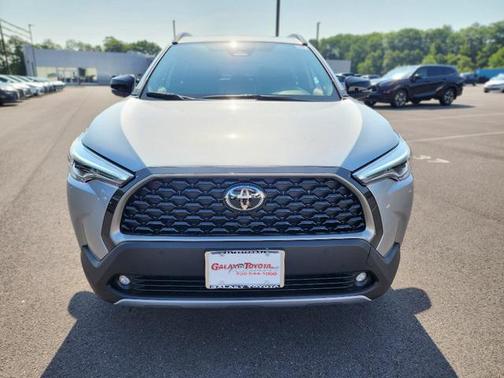 2025 Toyota Corolla Cross XLE
