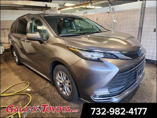 2022 Toyota Sienna XLE 7 Passenger