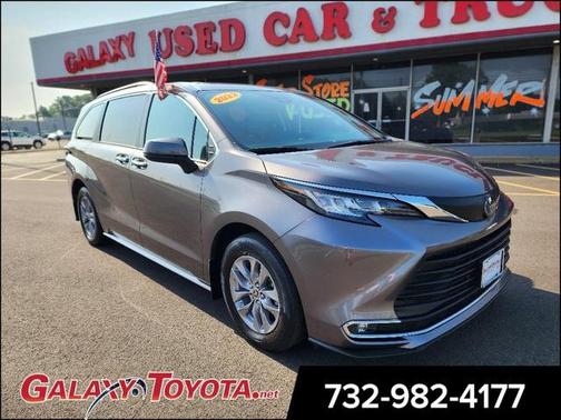 2022 Toyota Sienna XLE 7 Passenger