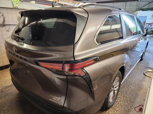 2022 Toyota Sienna XLE 7 Passenger