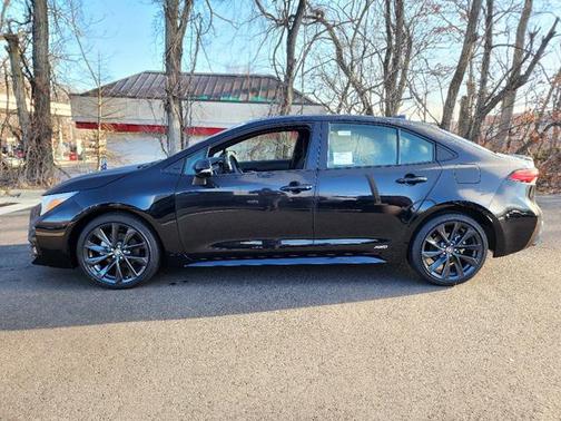 2026 Toyota Corolla Hybrid SE