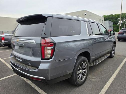 Satin Steel Metallic 2022 Chevrolet Suburban LT