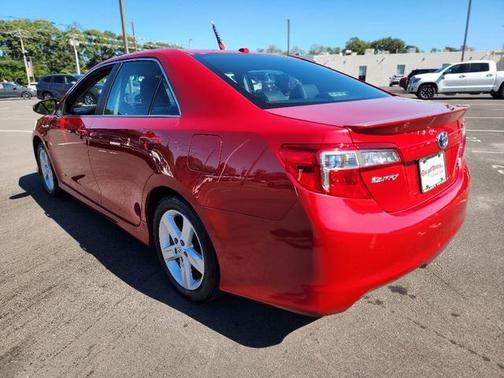 2014 Toyota Camry Hybrid LE