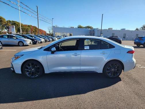 2026 Toyota Corolla Hybrid SE