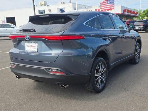 Coastal Gray Metallic 2023 Toyota Venza LE