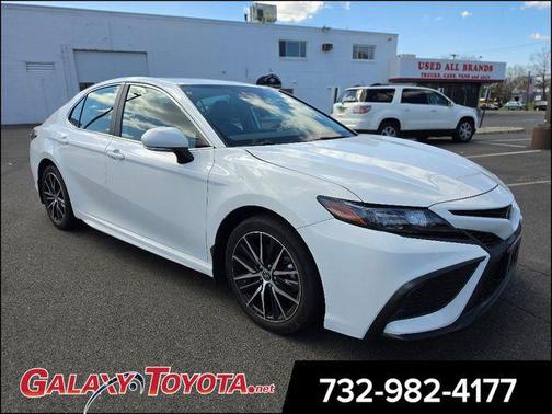 Ice Cap 2023 Toyota Camry SE