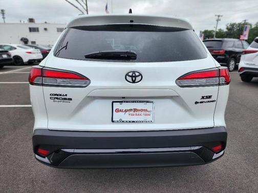 2025 Toyota Corolla Hybrid SE