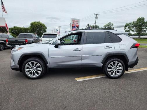 2023 Toyota RAV4 XLE Premium