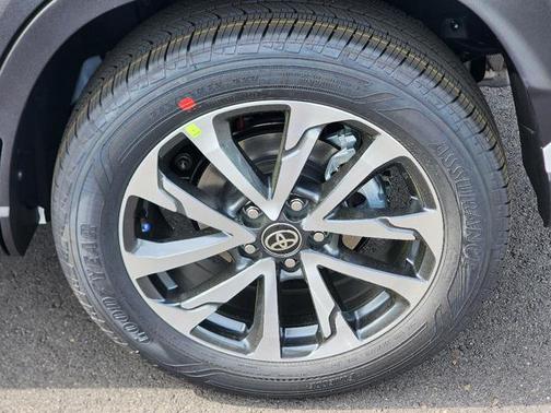 2025 Toyota Corolla Cross XLE