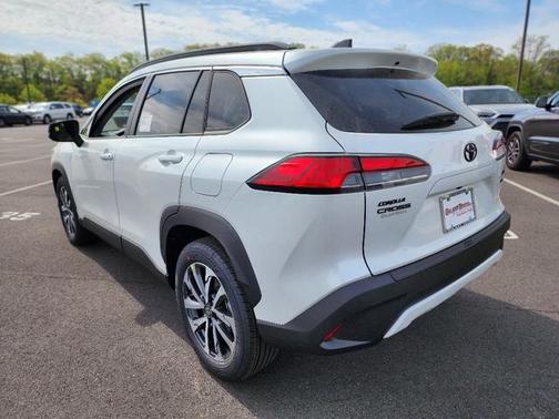 2025 Toyota Corolla Cross XLE
