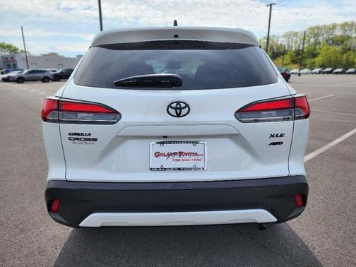 2025 Toyota Corolla Cross XLE