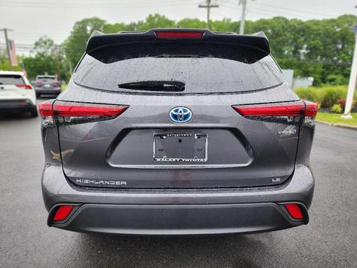 2022 Toyota Highlander Hybrid LE