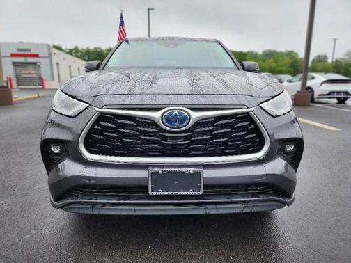 2022 Toyota Highlander Hybrid LE