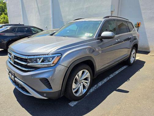 Platinum Gray Metallic 2021 Volkswagen Atlas 3.6L SE w/Technology