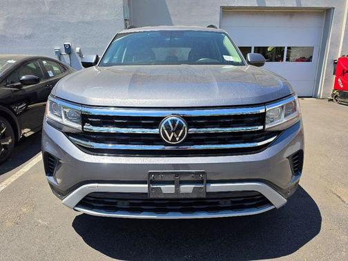 Platinum Gray Metallic 2021 Volkswagen Atlas 3.6L SE w/Technology