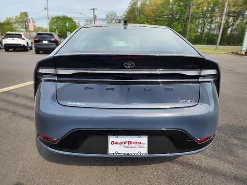 2025 Toyota Prius L